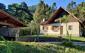 Casa Chalé Caminho do Vale